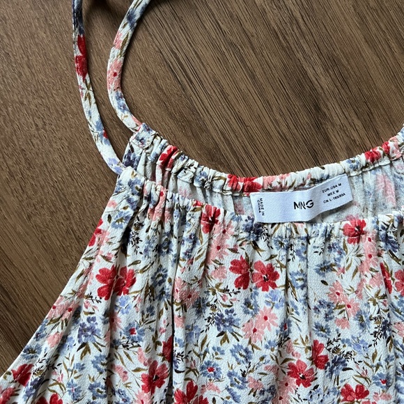 Mango printed top. Flowy fabric, thin tie up straps, lightweight. - Picture 5 of 6